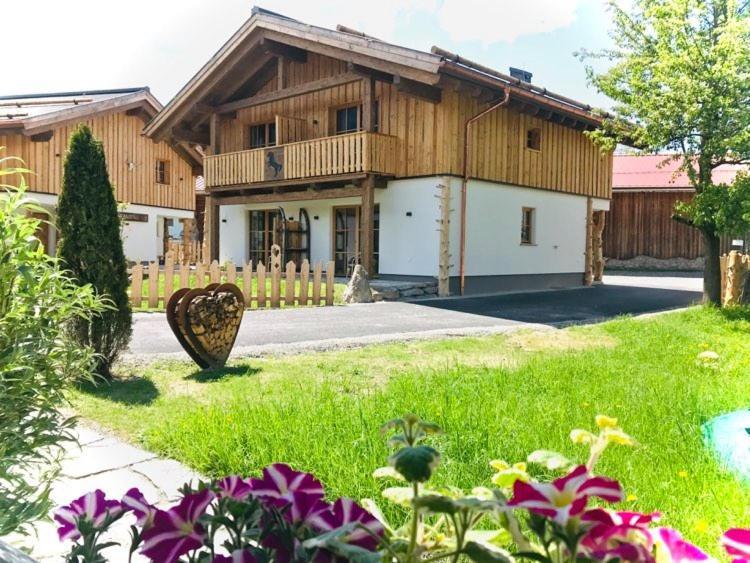 Sieglhub Chalets - Appartements - Hotel Flachau Buitenkant foto